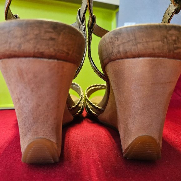 Kenneth Cole Reaction Metallic Gold Strappy Braided Wedge Shoes Size 7 Medium - Picture 3 of 6